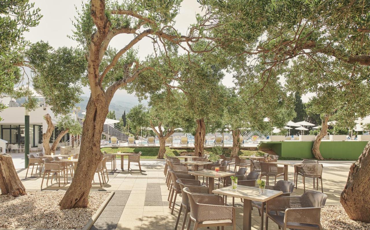 Bluesun Hotel Neptun Tučepi Buitenkant foto