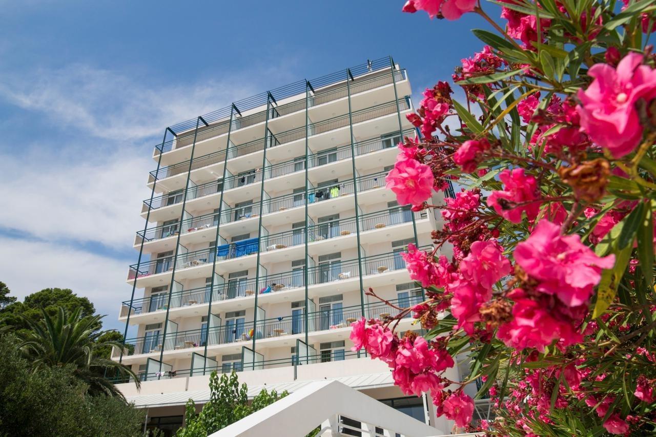Bluesun Hotel Neptun Tučepi Buitenkant foto
